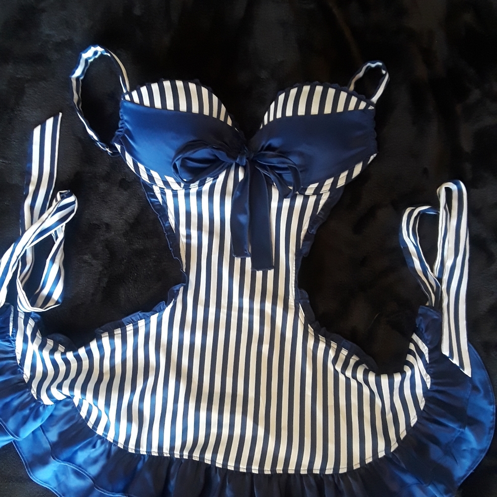 Nwt  victoria secret sexy little things lingerie
